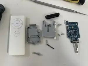 Apple remote (A1156 EMC 2086) Teardown