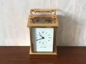 Wind-up carriage clock Service clean