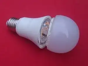 LED-lamp 230V E27 defect repareren