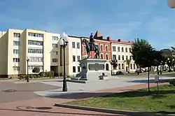 Town centre and a statue of Michael Barclay de Tolly