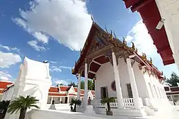 Wat Bot Bon, a Buddhist temple in the subdistrict