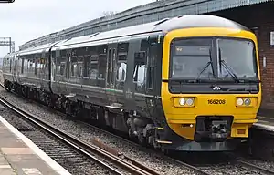 Class 166 diesel at Didcot Parkway