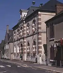 The town hall and school in La Chapelle-d'Angillon