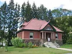 Abbott Memorial Library in South Pomfret