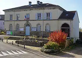 The town hall in Équevilley