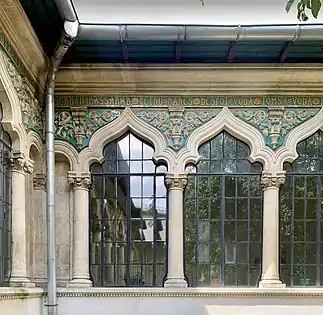 Romanian Revival glazed ceramic acanthus in the courtyard of the Central Girls' School (Strada Icoanei no. 3-5), Bucharest, by Ion Mincu, 1890