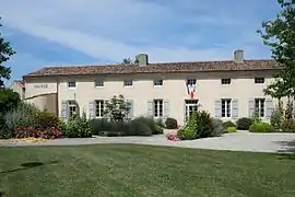 The town hall in Vouhé