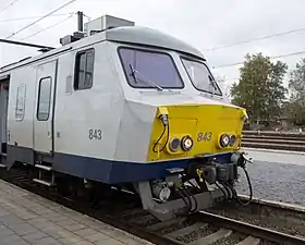 Henricot coupler on an  SNCB Class 75 EMU with separate air brake and head end power connections