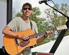 Al Schnier performing with Moe on June 11, 2009.