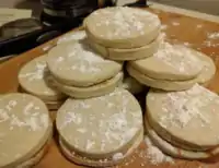 Salvadoran style alfajor