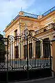 Gates into the Alferaki Palace yard (from Ulitsa Frunze), photo taken in 2006.