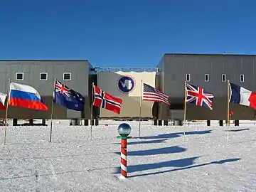 The Amundsen–Scott South Pole Station during the 2007–2008 summer season.