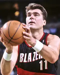 Arvydas Sabonis shooting a free throw for the Portland Trail Blazers