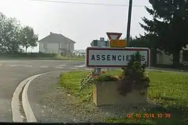 The road into Assencières