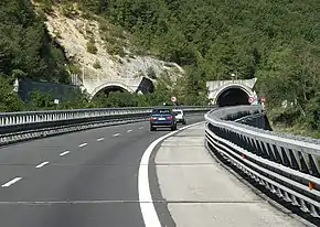 Autostrada_A24_Rom_04(RaBoe).jpg