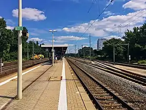 Island platform surrounded by tracks