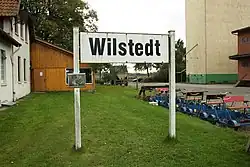 Sign marker to the Wilstedt train station