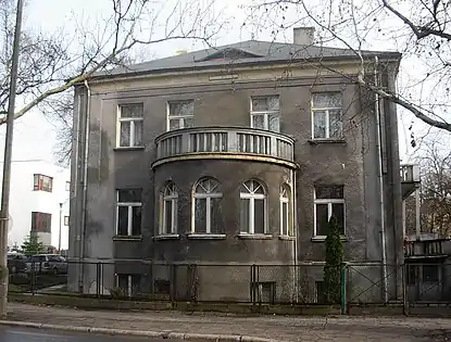 Round bay window