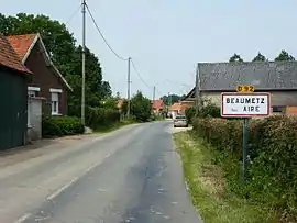 The road into Beaumetz-lès-Aire