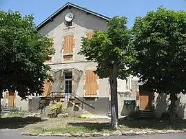 The town hall in Bergonne