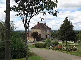 The town hall in Bersaillin