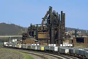 Image 37Bethlehem Steel in Bethlehem was one of the world's leading steel manufacturers for most of the 19th and 20th century. In 1982, however, it discontinued most of its operations, declared bankruptcy in 2001, and was dissolved in 2003. (from Pennsylvania)