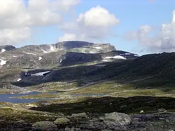 Sandfloegga seen from Holmasjøen in Vinje