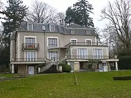 The town hall in Bois-le-Roi