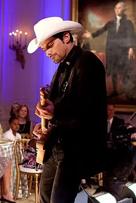 Brad_Paisley_at_the_White_House.jpg