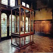 Image 19Old Dutch display case in Branderszaal Lange Haven 97, Schiedam