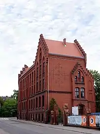 Wing on Kościeleckich square