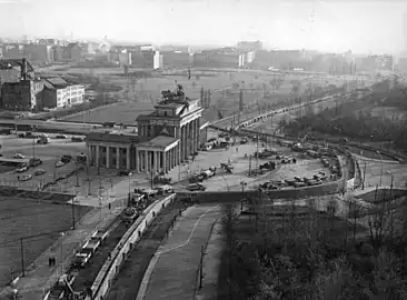 Aerial view of the Berlin Wall near the Brandenburg Gate in December 1960