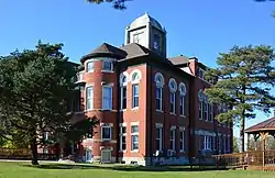 The county Caldwell County courthouse in Kingston