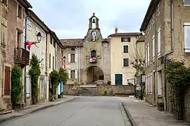 The main entrance to Camon village