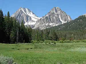 Castle and Merriam peaksin the White Cloud Mountains