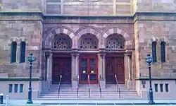 The entrance to the synagogue (2012)