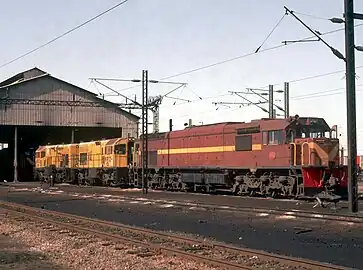 No. 34-660 in SAR Gulf Red and whiskers, Dabuka, Zimbabwe, 22 February 1992