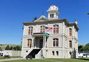 Columbia County Courthouse in Dayton