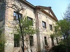 The ruins of the Gudenus Mansion in Gad