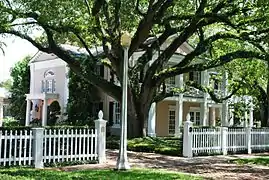 Colonial Village (John Pierson, John and Coulton Skinner, 1925–1926)