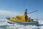 Polar Bound in Franklin Strait during a 2004 Northwest Passage