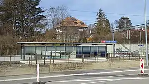 Enclosed shelter on platform