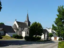 The church and surroundings in Cros