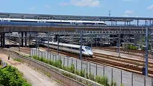 Yards and Platforms of Shangrao railway station: The upper layer is the Hefei-Fuzhou HSR Yard, the Shanghai-Kunming HSR Yard and Shanghai-Kunming Yard are in the lower level.