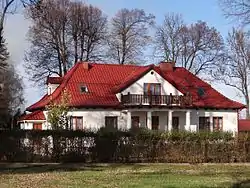 Former manor house in Dąbrowica