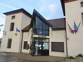 The town hall in Dampierre