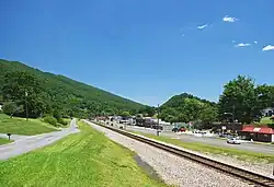 Railroad tracks and businesses along US 23 in Weber City