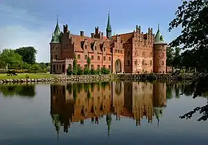 Image 39Egeskov Castle, Denmark (from Portal:Architecture/Castle images)