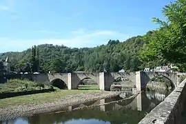 The bridge between Sébrazac and Estaing