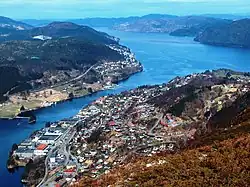 View of the neighborhood with Ådnanipa in Indre Arna in the foreground